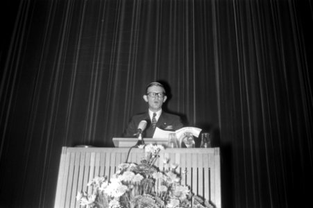 Mr P van Vollenhoven opent Europort 1971 RAI Amsterdam, Bestanddeelnr 925-1205
