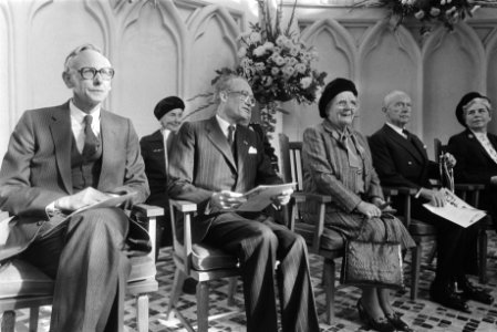 Mr. Max van der Stoel, dr. H.J. Witteveen, prinses Juliana, dr. J.H. van Roijen , Bestanddeelnr 932-3659