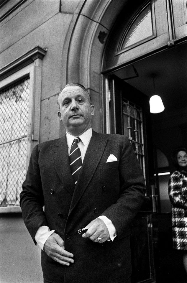 Mr. G. B. J. Hiltermann voor de Amsterdamse rechtbank naar aanleiding van kort gedin, Bestanddeelnr 922-9340