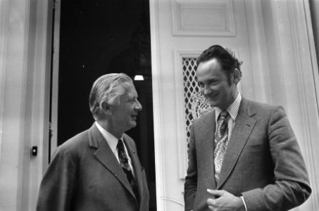 Mr Y Scholten onderzoekt voor Formateur Biesheuvel of breuk met DS'70 te lijme, Bestanddeelnr 925-7795