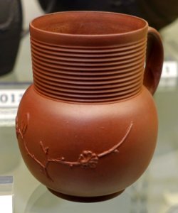 Mug, David & John Philip Elers, Staffordshire, England, 1693-1698, unglazed red stoneware, HD 96.032 - Flynt Center of Early New England Life - Deerfield, Massachusetts - DSC04694 (cropped)