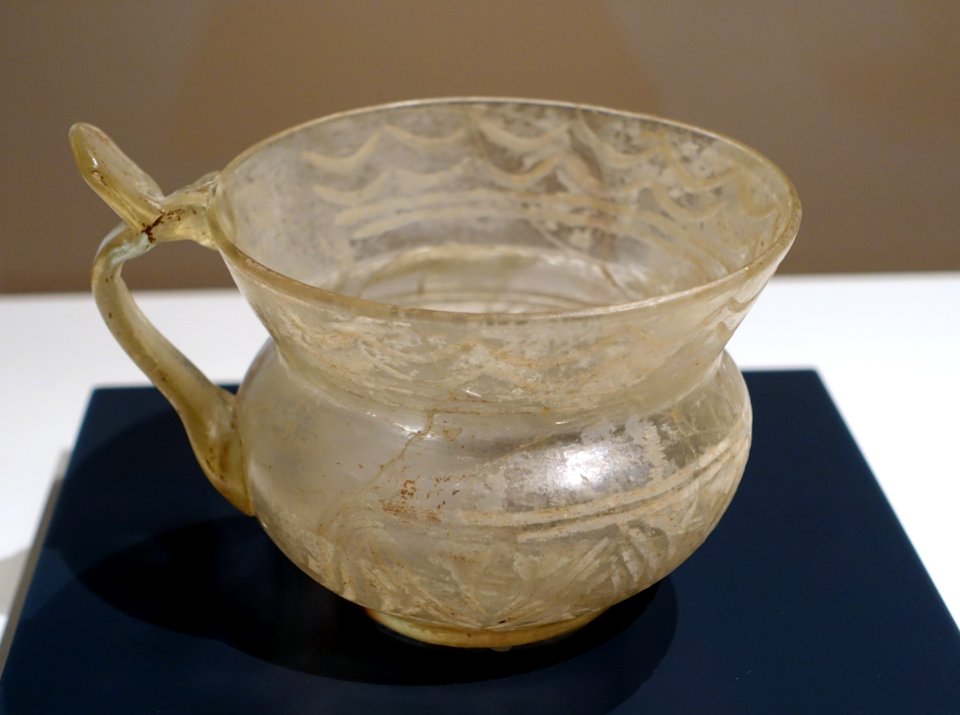 Mug, Iran, Khorasan, 9th to 10th century AD, glass - Aga Khan Museum - Toronto, Canada - DSC06391