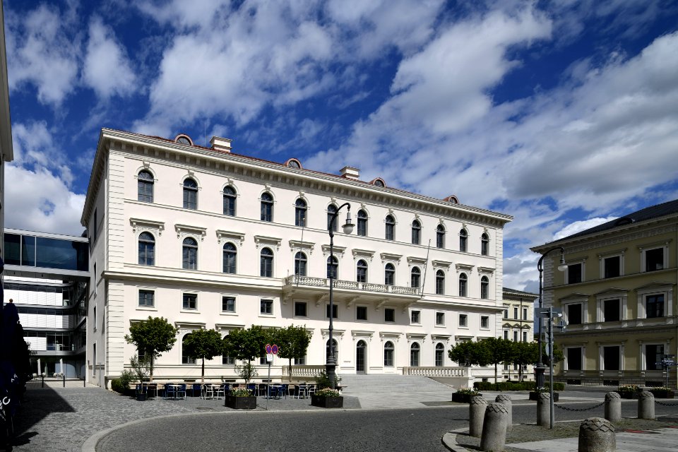 Muewittelsbacherplatz4042019c90
