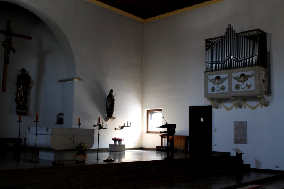 Muenchen-Trudering St Peter und Paul Chor