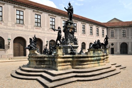 Muewittresibrunnen30042010cf