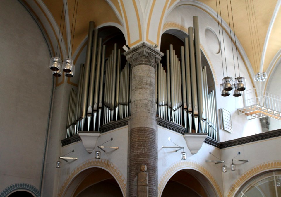 Muenchen St Johannes Orgel