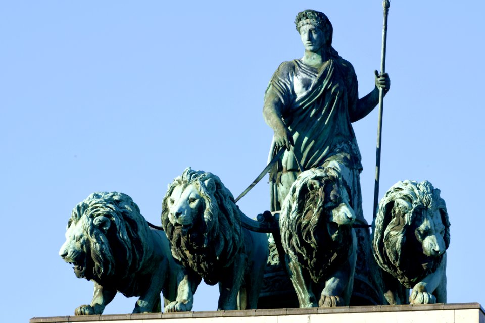 Muestquadriga062019c99