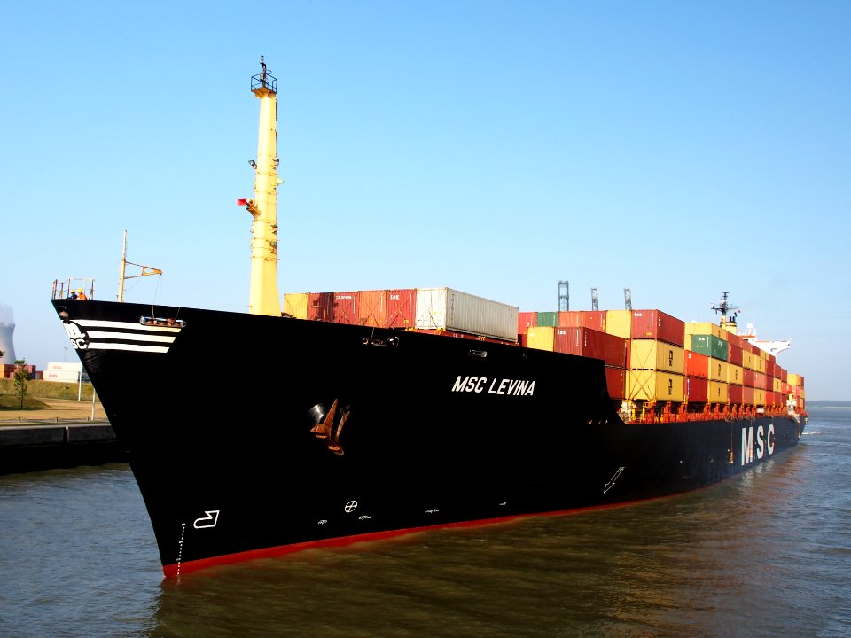 MSC LEVINA - IMO 8608200 - Callsign 3FJR8, Berendrechtsluis, Port of Antwerp pic5
