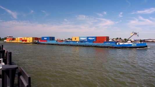 MSC Maas - ENI 02323207 & Enya - ENI 06105047, Noord rivier pic2
