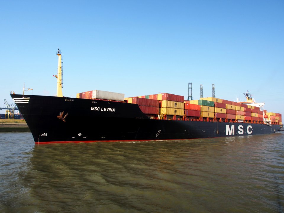 MSC LEVINA - IMO 8608200 - Callsign 3FJR8, Berendrechtsluis, Port of Antwerp pic3