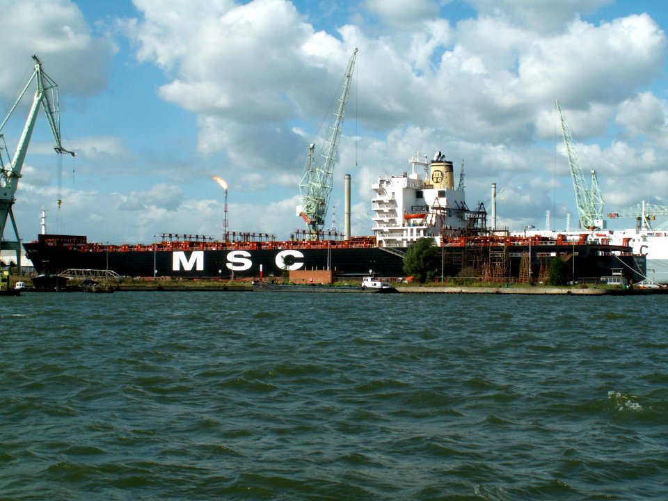 MSC Carina repairs, at Port of Antwerp, Belgium 16-Sep-2005