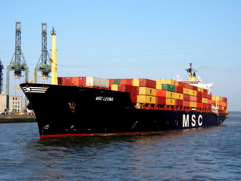 MSC LEVINA - IMO 8608200 - Callsign 3FJR8, Berendrechtsluis, Port of Antwerp pic2