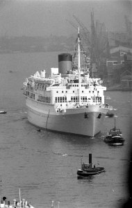 Ms. Oranje vertrekt voor 2 cruises, Bestanddeelnr 911-4448