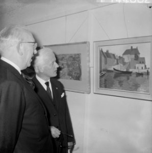 Mr Arn J d'Ailly opende tentoonstelling in de RAI Schilders uit het bedrijfs, Bestanddeelnr 914-4882