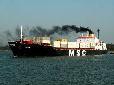MSC Hina starting engine,Port of Antwerp 12-Oct-2005