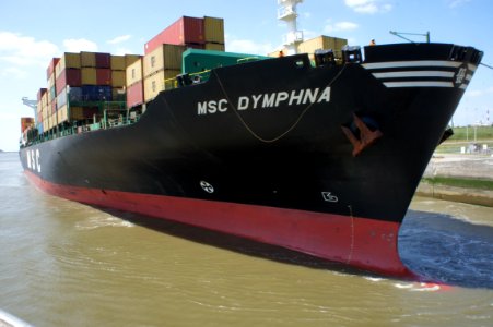 MSC Dymphna - IMO 9110391 into Zandvlietsluis, Port of Antwerp, Belgium, pic8