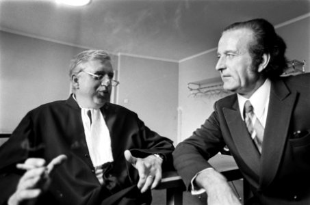 Mr L de Vink (links) en Toni Boltini, Bestanddeelnr 928-0854