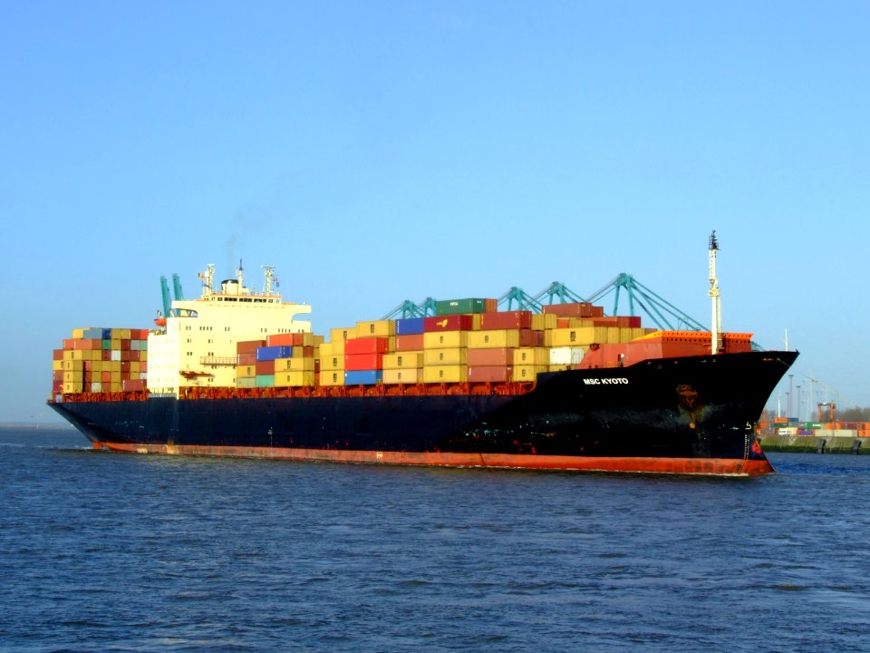 MSC Kyoto IMO 7825411, Port of Antwerp 19Dec2008 pic07