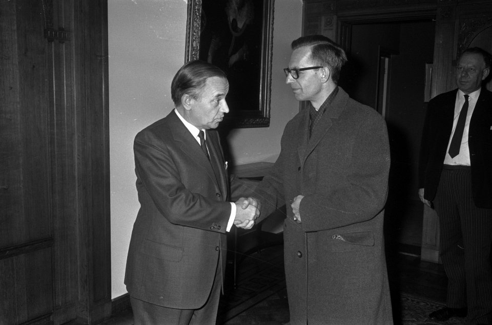 Mr. R. J. Nelissen (KVP) benoemd tot minister van Economische Zaken . Premier de, Bestanddeelnr 923-1540