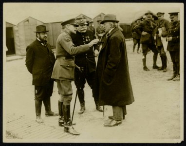 Mr Lloyd George, Sir Douglas Haig, General Joffre and M. Thomas, Minister of Mun, Bestanddeelnr 158-0483
