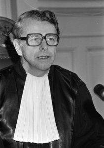 Mr H.F. van den Haak, president van de rechtbank in Haarlem, tijdens het kort ge, Bestanddeelnr 931-8013