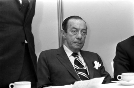 Mr. Robert F. Wagner , direkteur van The Real Estate Fund of America tijdens p, Bestanddeelnr 923-0470