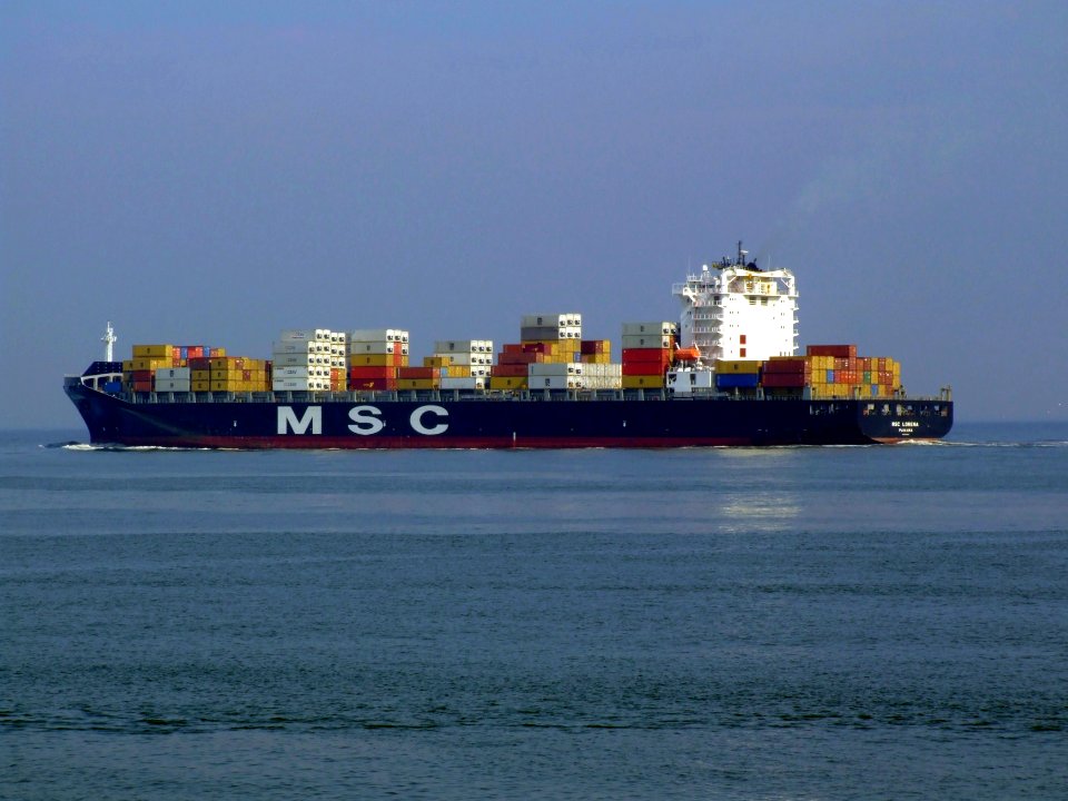 MSC Lorena IMO 9320403 p3