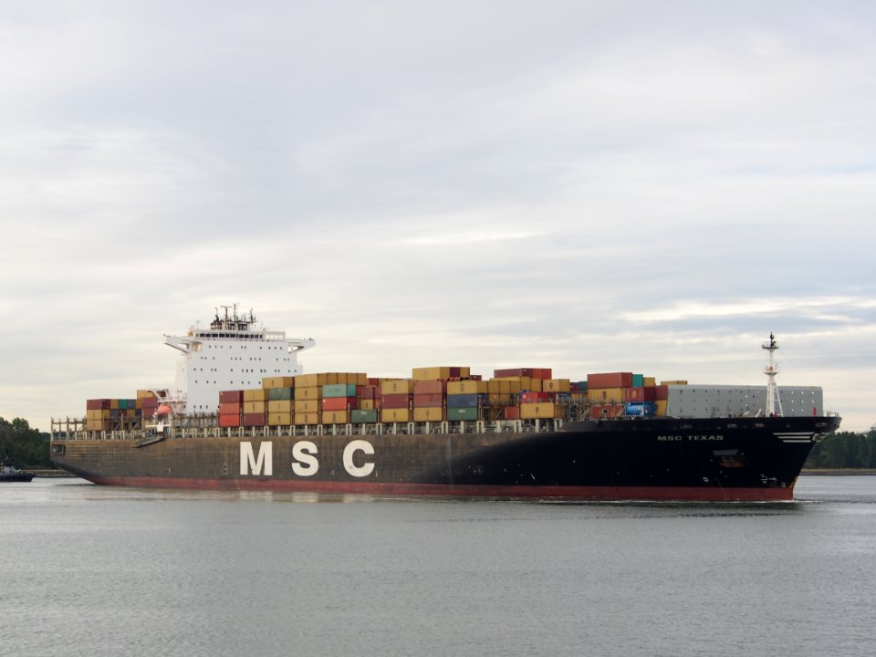 MSC Texas - IMO 9286243 - Callsign DCSY2 at sunrise, Port of Antwerp pic 9