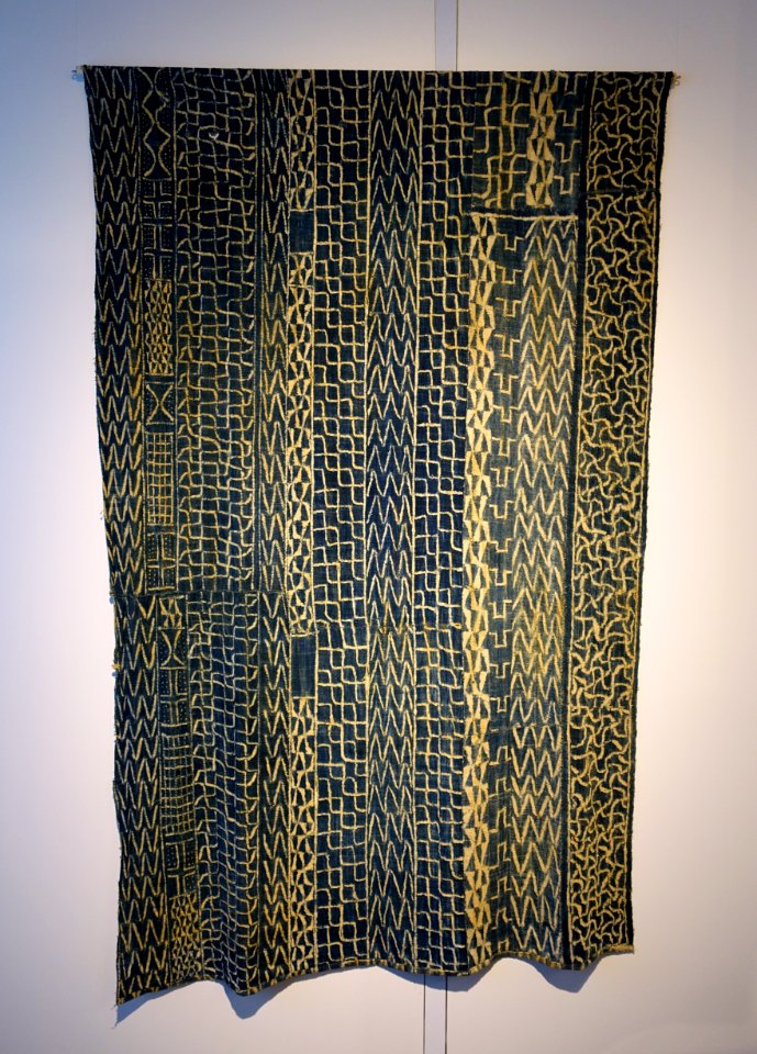 N'dop bamileke, c. 1900. cotton - Musée de la mode - Montreal, Canada - DSC07099