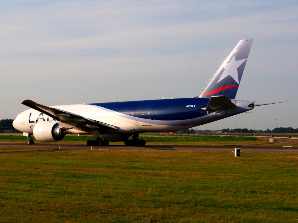 N774LA LAN Cargo Boeing 777-F6N - cn 37710, taxiing 22july2013 pic-010