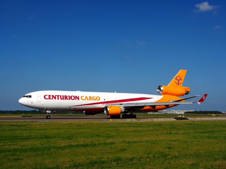 N987AR Centurion Air Cargo McDonnell Douglas MD-11F - cn 48427 taxiing 18july 2013 pic-006