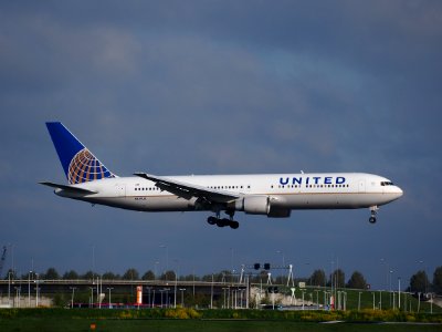 N649UA landing at Schiphol (AMS - EHAM), The Netherlands, pic3
