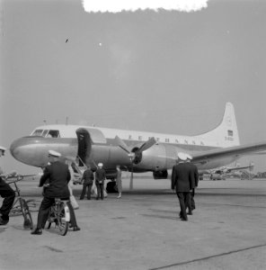 Na 15 jaar landt weer een Duits vliegtuig van Lufthansa op Nederlandse bodem., Bestanddeelnr 907-3033