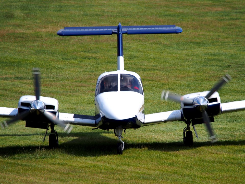 N904FC Piper PA-44-180t at Hilversum Airport (ICAO EHHV), photo-4