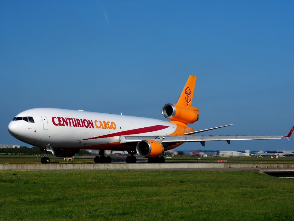 N987AR Centurion Air Cargo McDonnell Douglas MD-11F - cn 48427 taxiing 18july 2013 pic-003