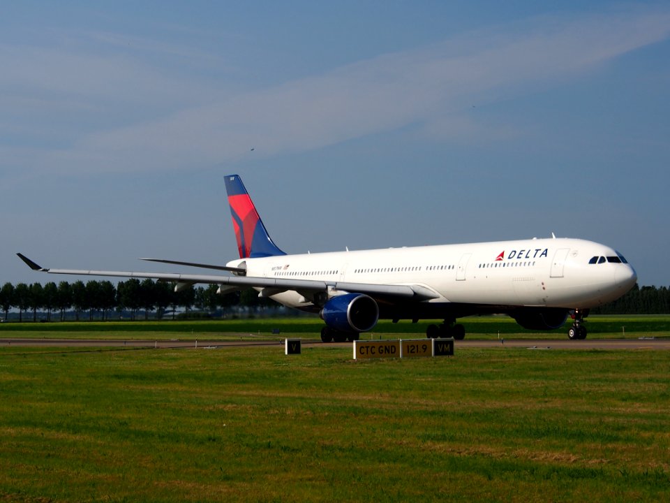 N817NW Delta Air Lines Airbus A330-323X - cn 843 pic8