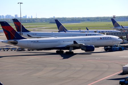 N807NW EHAM 2