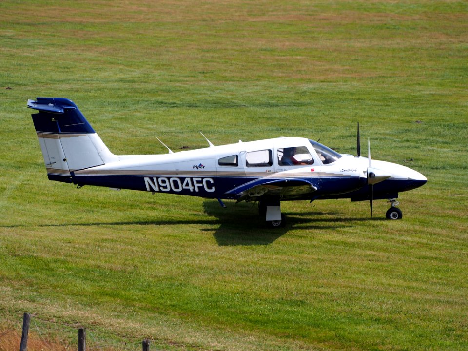 N904FC Piper PA-44-180t at Hilversum Airport (ICAO EHHV), photo-6