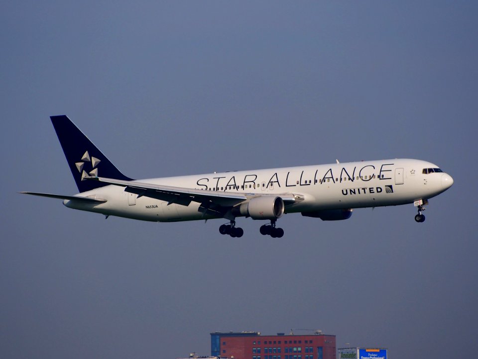 N653UA landing at Schiphol (AMS - EHAM), The Netherlands, pic1