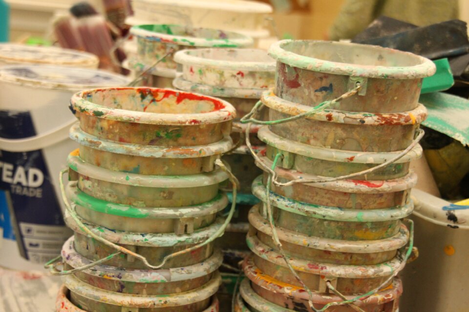 Buckets artistic workshop