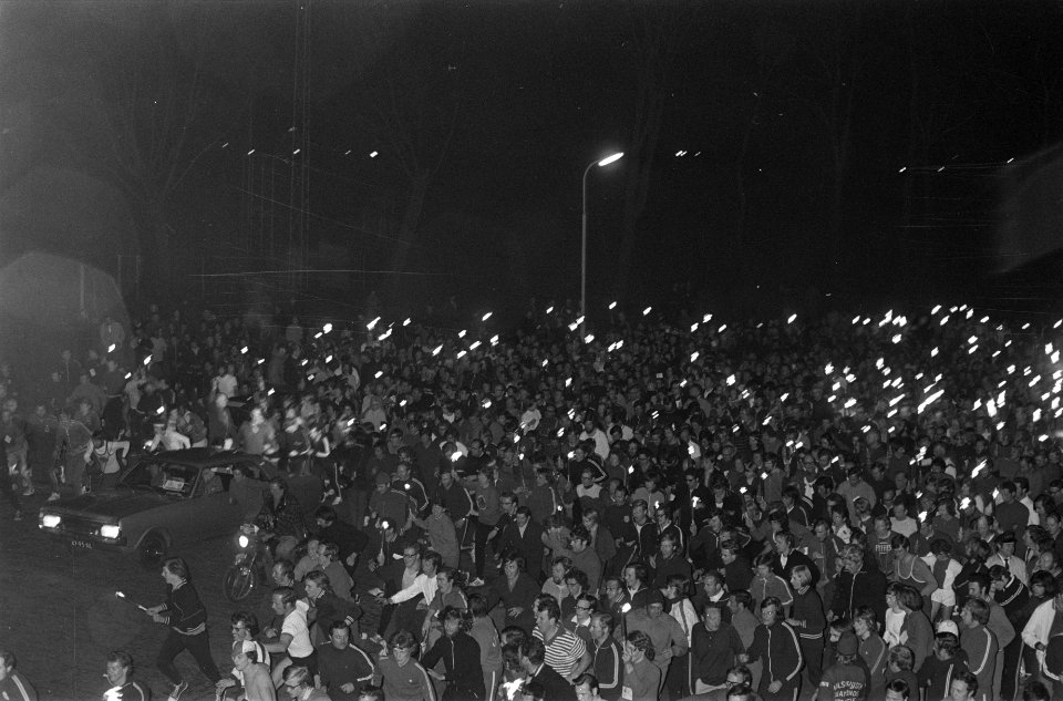 Nachtcross in Amsterdam, Bestanddeelnr 925-4842