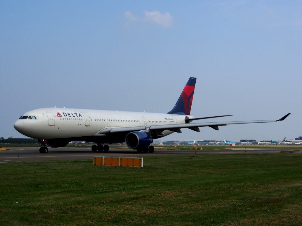 N854NW Delta Air Lines Airbus A330-223 - cn 620 pic2
