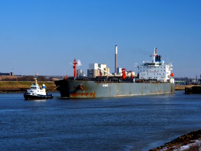 N.Mars IMO 9277759 and Sirius IMO 7700180 - pic1