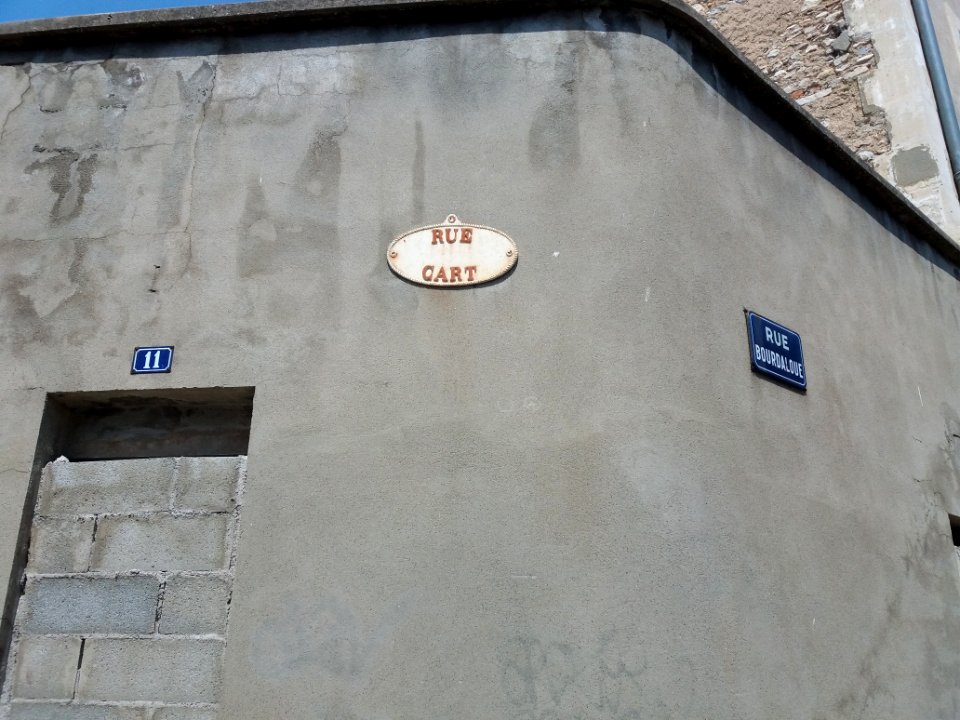 Nîmes - Angle rues Cart et Bourdaloue