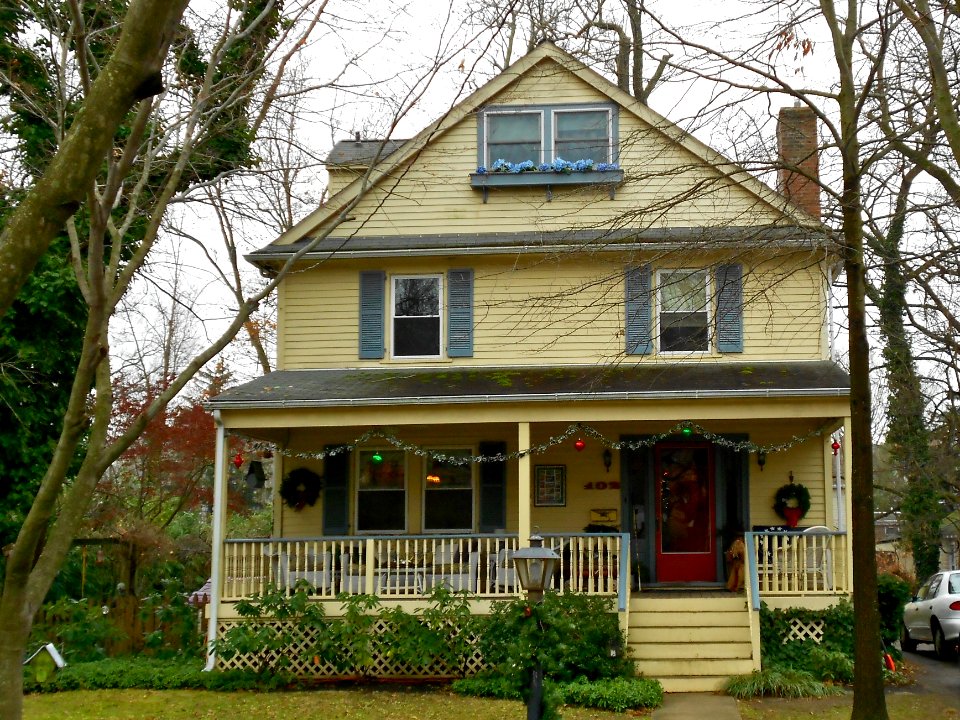 N Wayne PA HD 102 Walnut