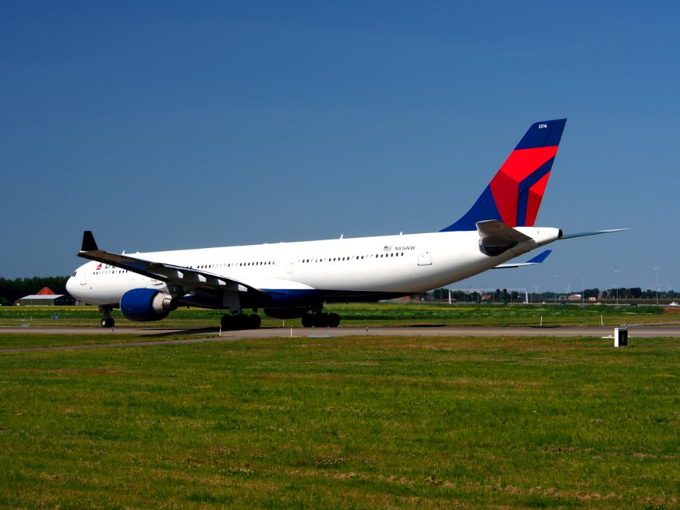 N816NW - Airbus A330-323E (A333) cn 827 taxiing 21July2013 pic-010