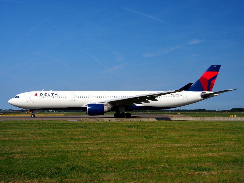 N817NW Delta Air Lines Airbus A330-323X - cn 843 pic4