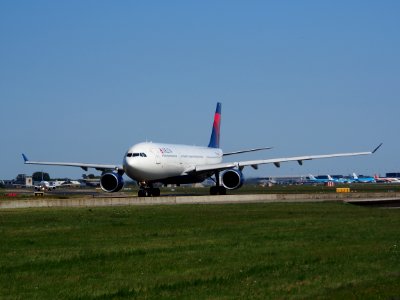 N816NW - Airbus A330-323E (A333) cn 827 taxiing 21July2013 pic-002