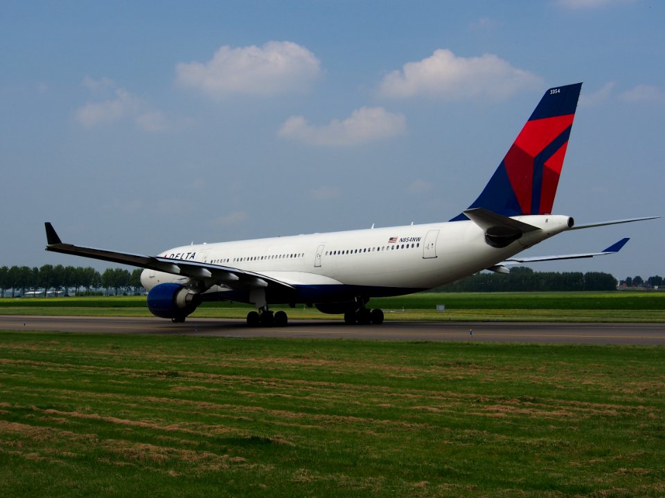 N854NW Delta Air Lines Airbus A330-223 - cn 620 pic8