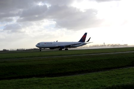 N194DN, EHAM